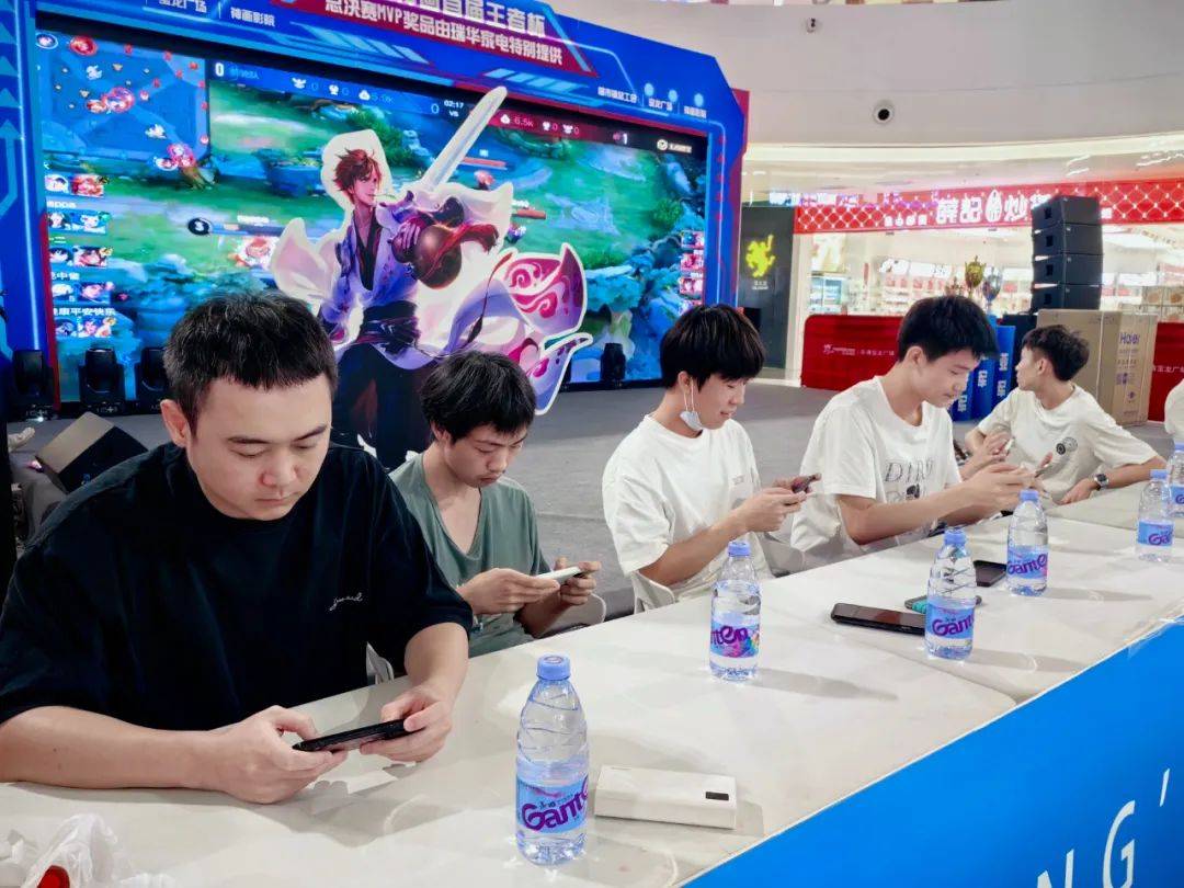 对阵强敌的 对阵强敌的